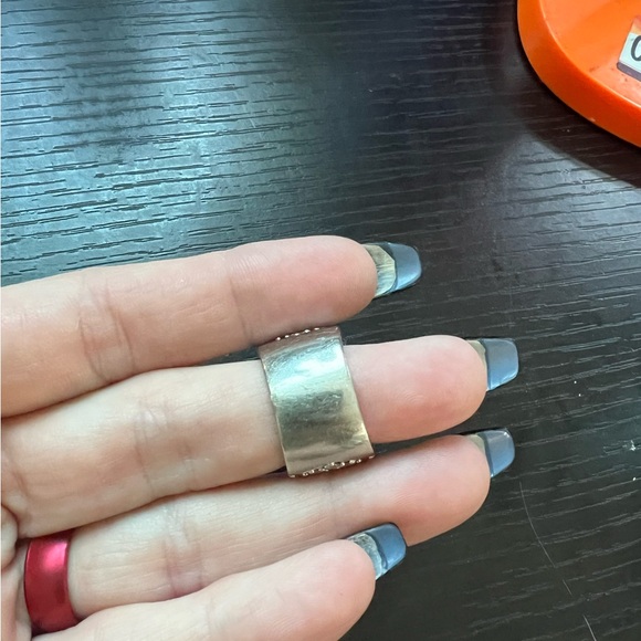 6.75 TCW 18k diamond band. - Picture 2 of 3